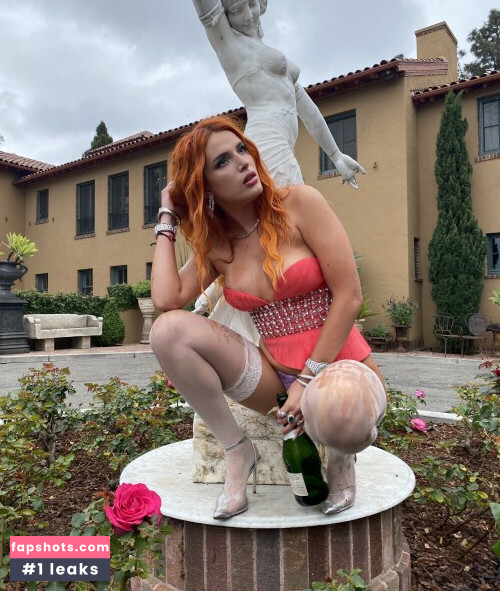 Bella Thorne gallery photo #3344