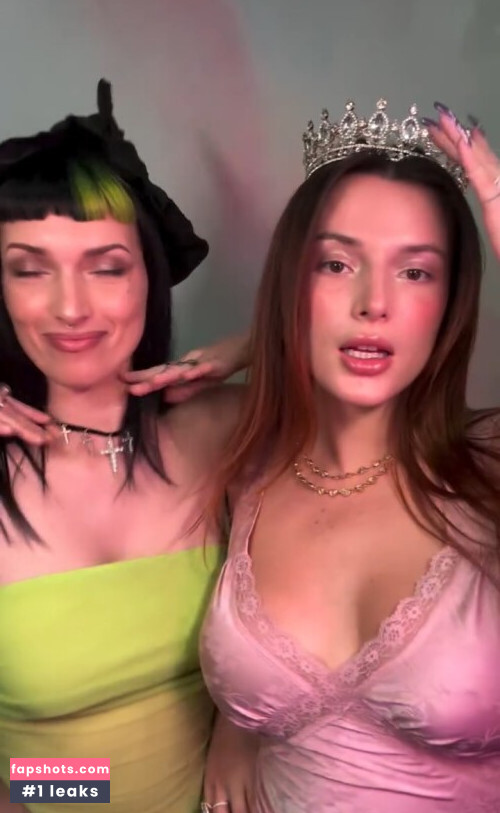 Bella Thorne gallery photo #419