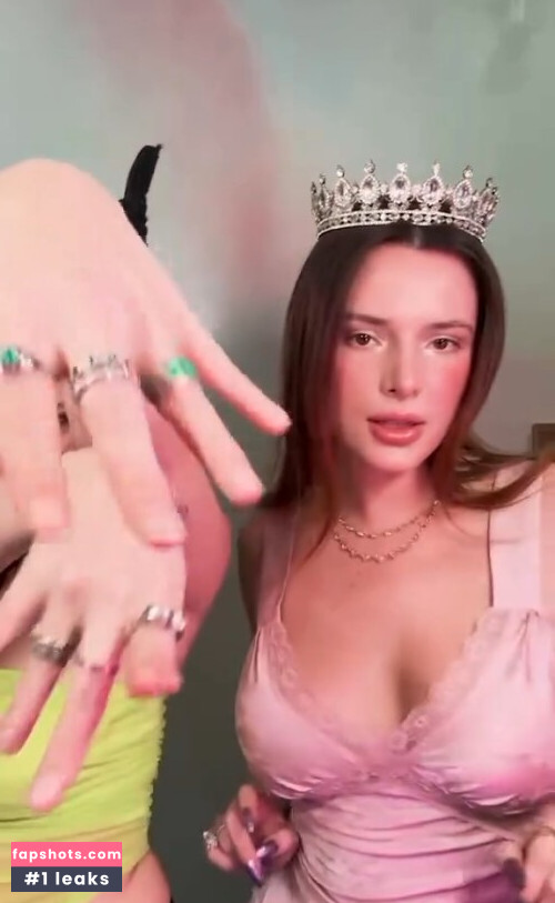 Bella Thorne gallery photo #421