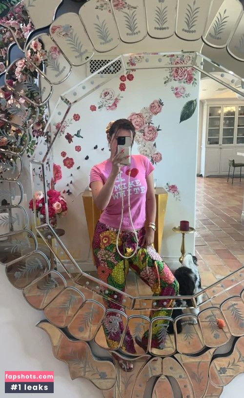 Bella Thorne gallery photo #844