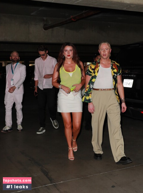 Bella Thorne gallery photo #933