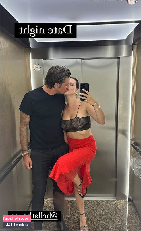 Bella Thorne gallery photo #969