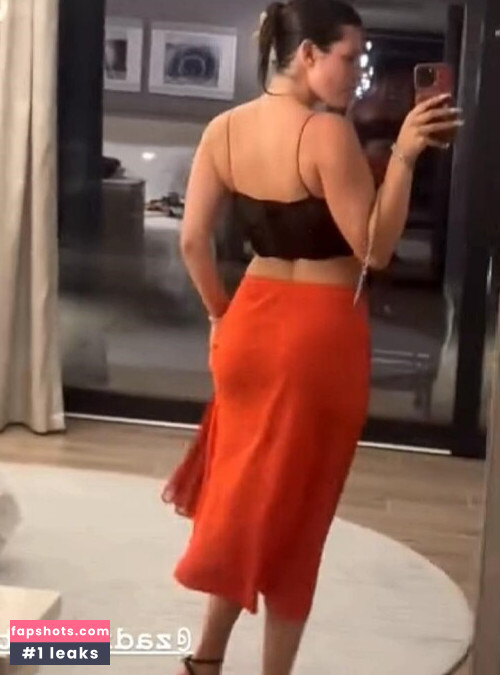 Bella Thorne gallery photo #979