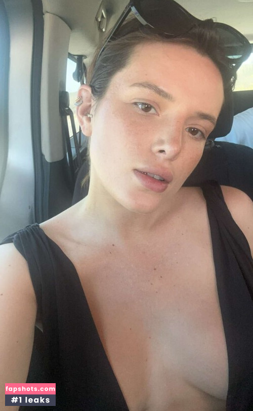 Bella Thorne gallery photo #987