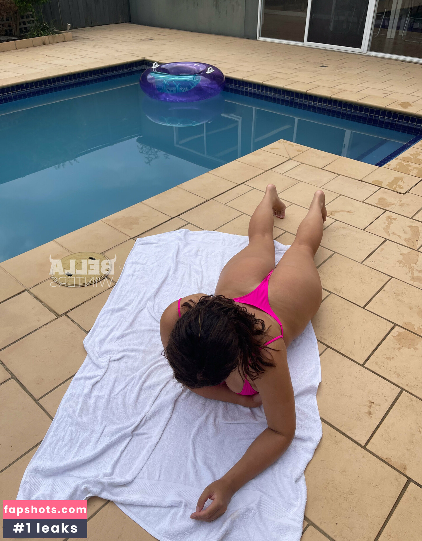 Bella Winters gallery photo #33