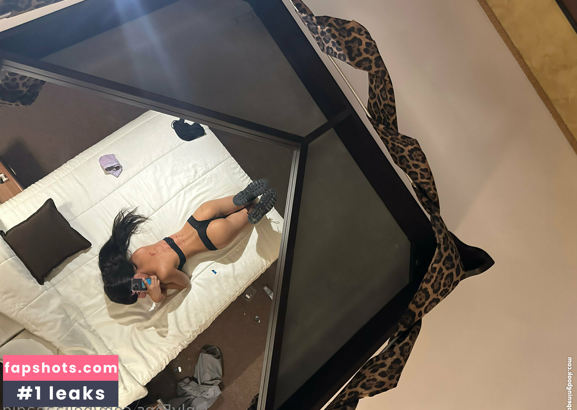 bellaahadid gallery photo #2