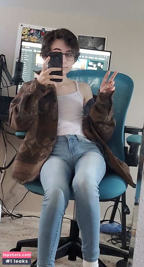 Bellafwee nude babe gallery