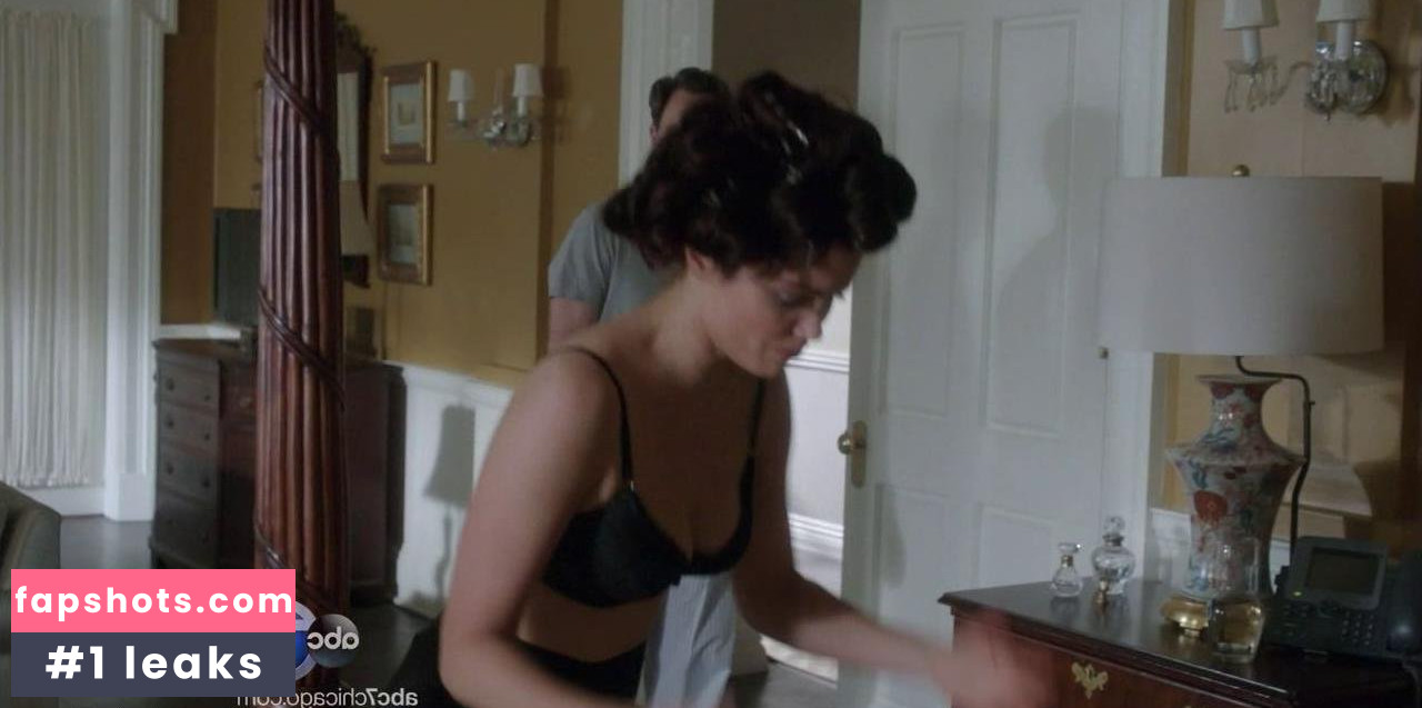 Bellamy Young gallery photo #35