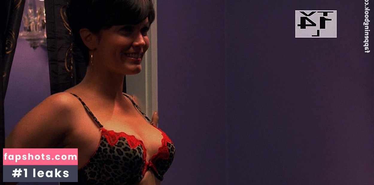 Bellamy Young gallery photo #36