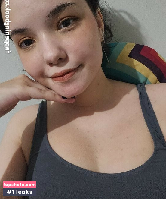 BellaPlays gallery photo #10