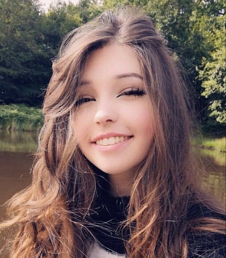belle-delphine-11 gallery photo #4