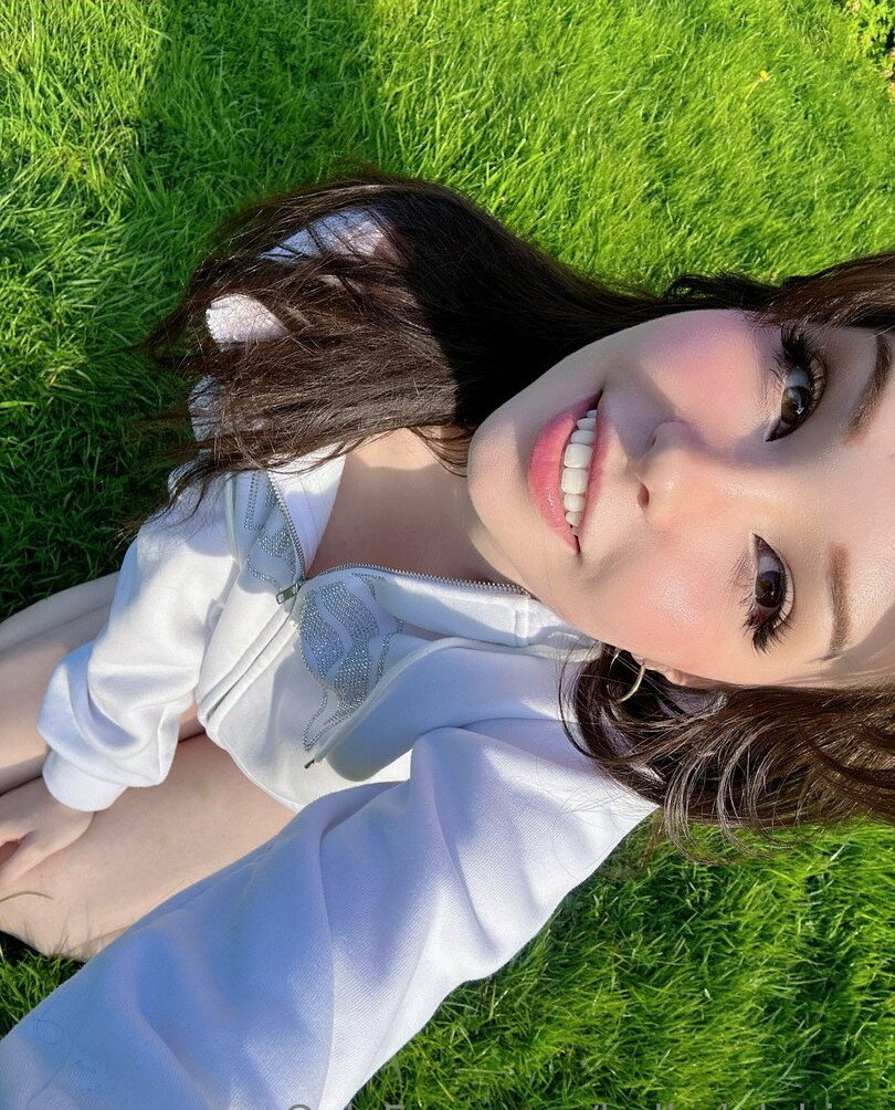 belle-delphine-11 gallery photo #3203
