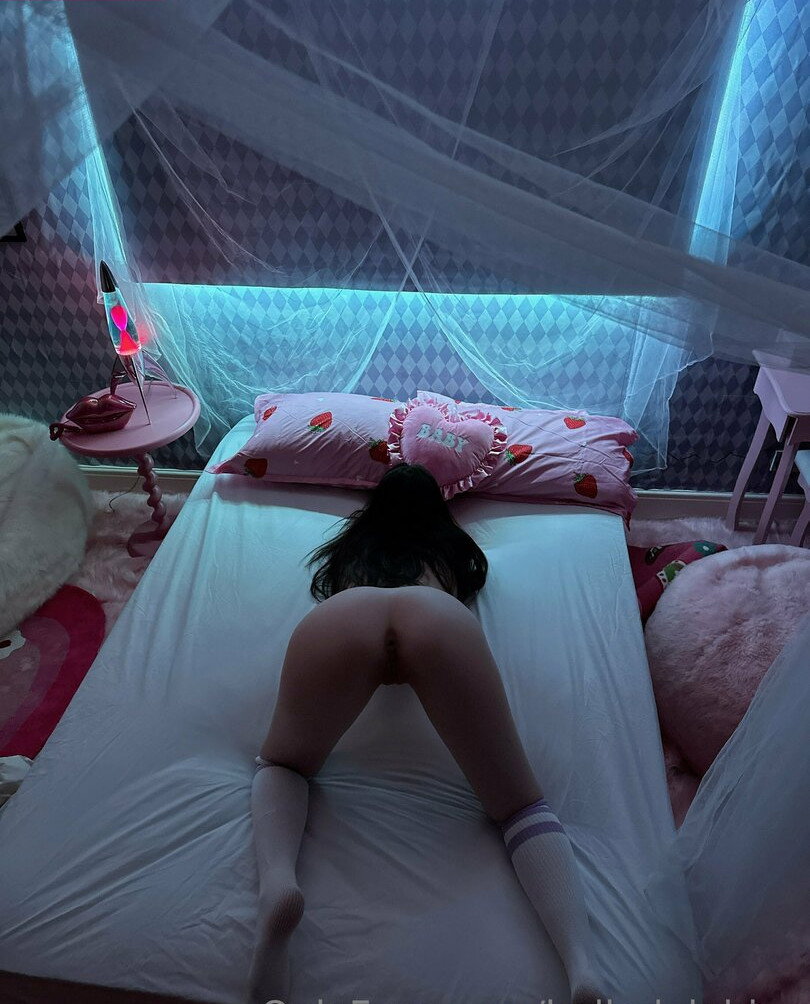belle-delphine-11 gallery photo #3537