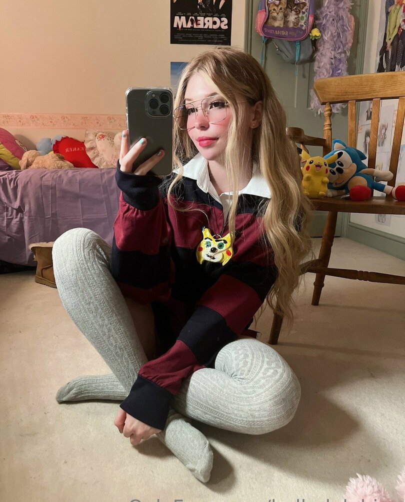 belle-delphine-11 gallery photo #4335