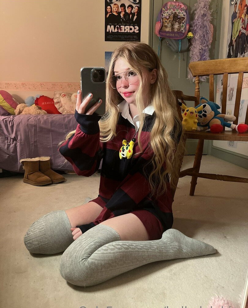 belle-delphine-11 gallery photo #4351
