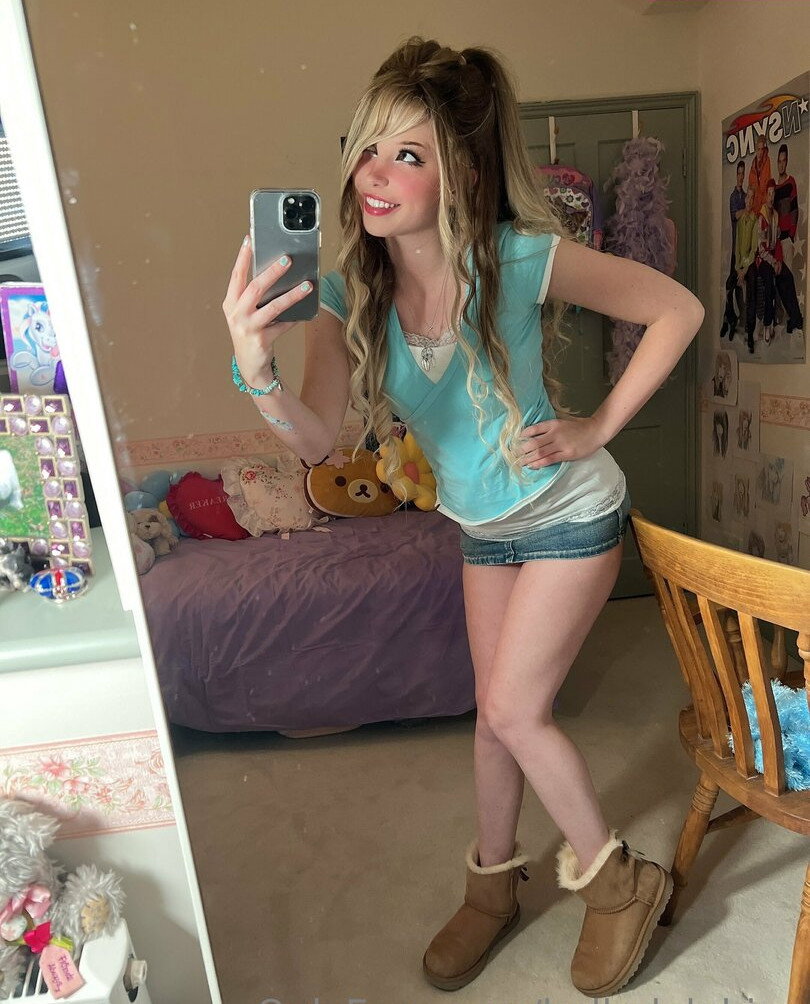 belle-delphine-11 gallery photo #4615