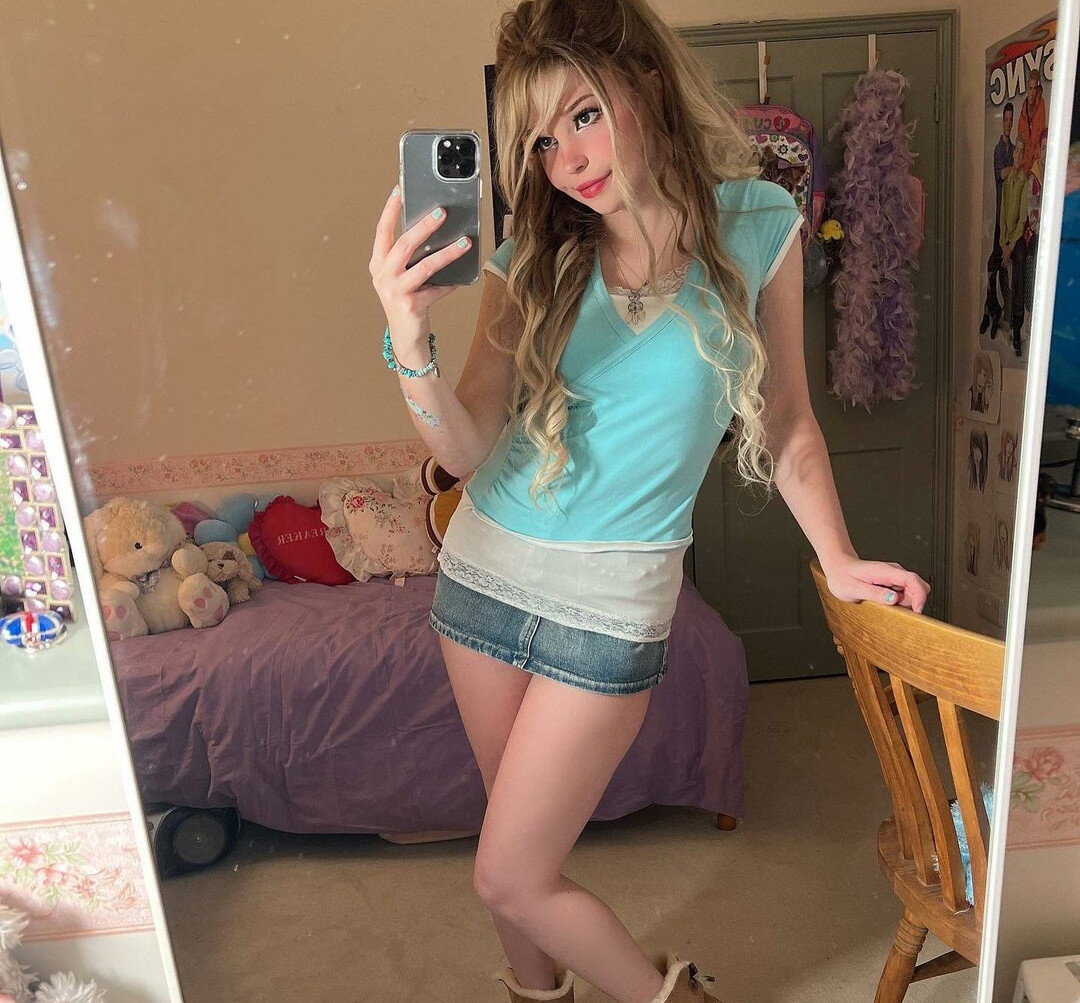 belle-delphine-11 gallery photo #4633