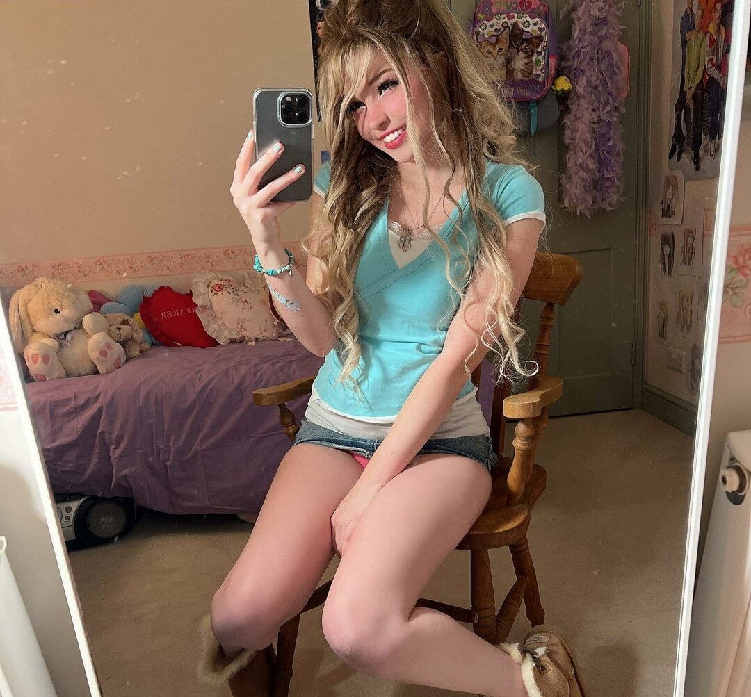 belle-delphine-11 gallery photo #4634