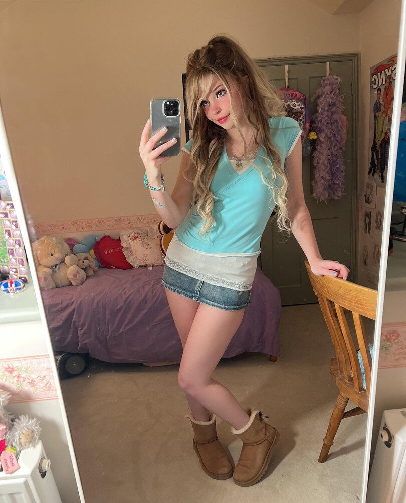 belle-delphine-11 gallery photo #4637