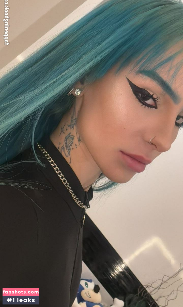 Belle Kaffer gallery photo #6