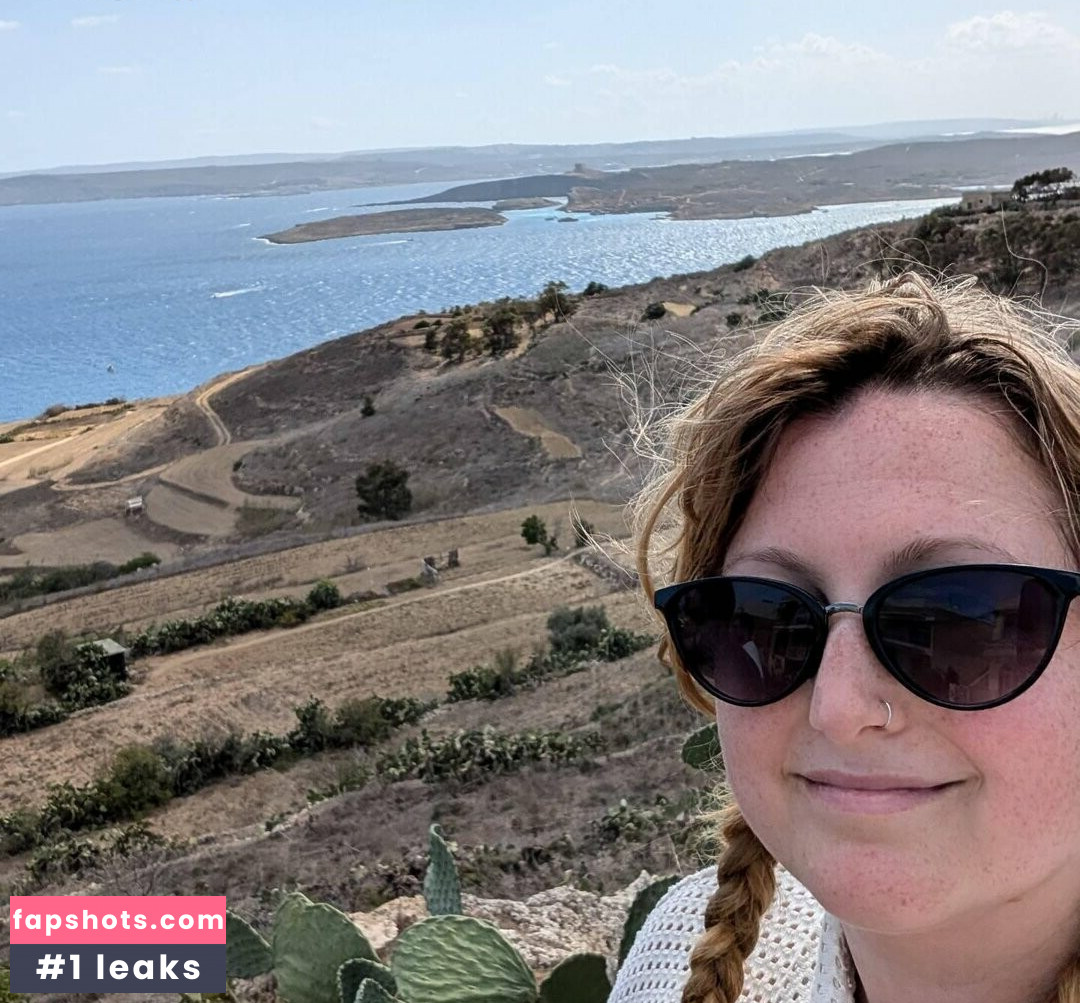 belle2525 gallery photo #2