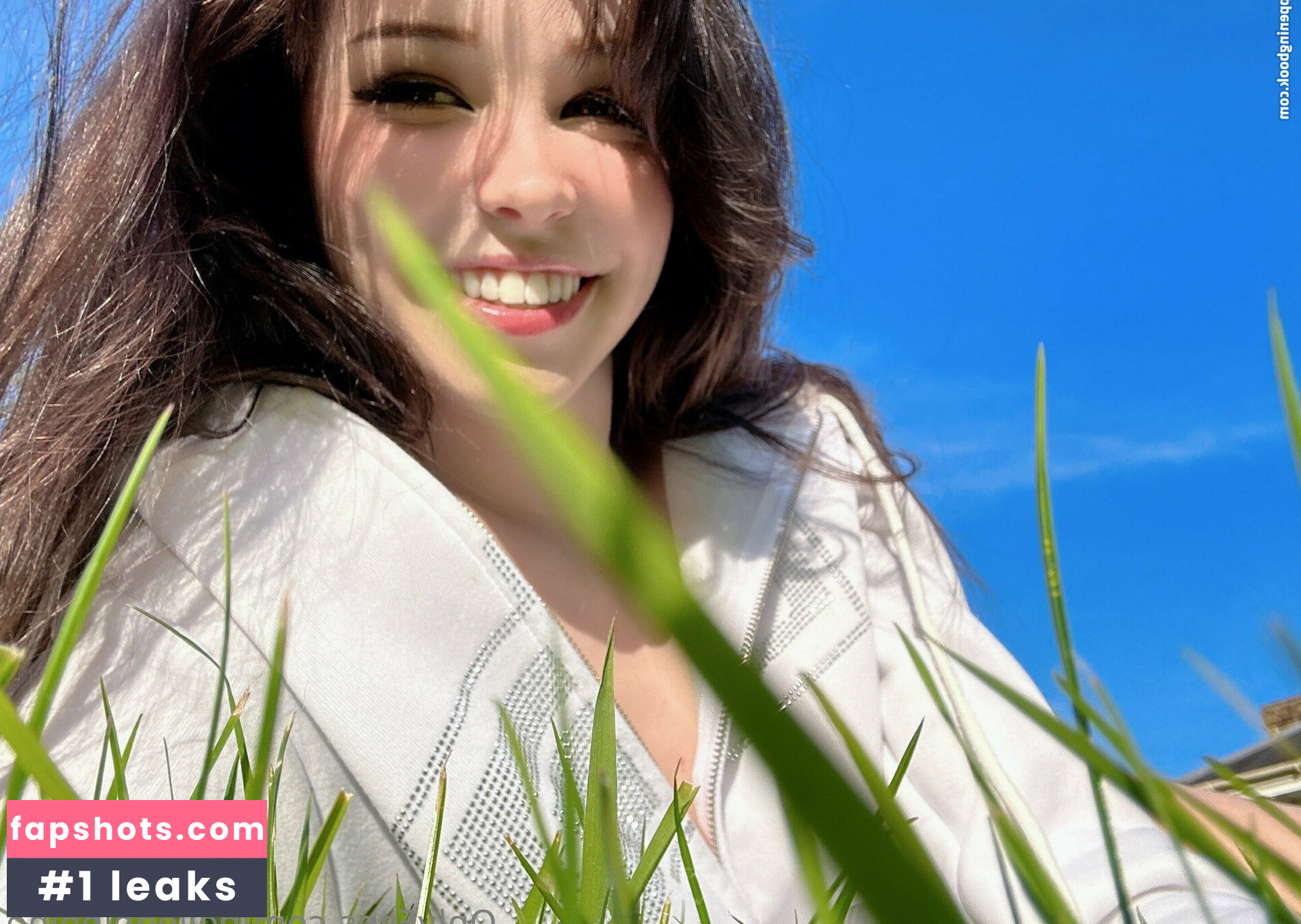 belledelphine gallery photo #18