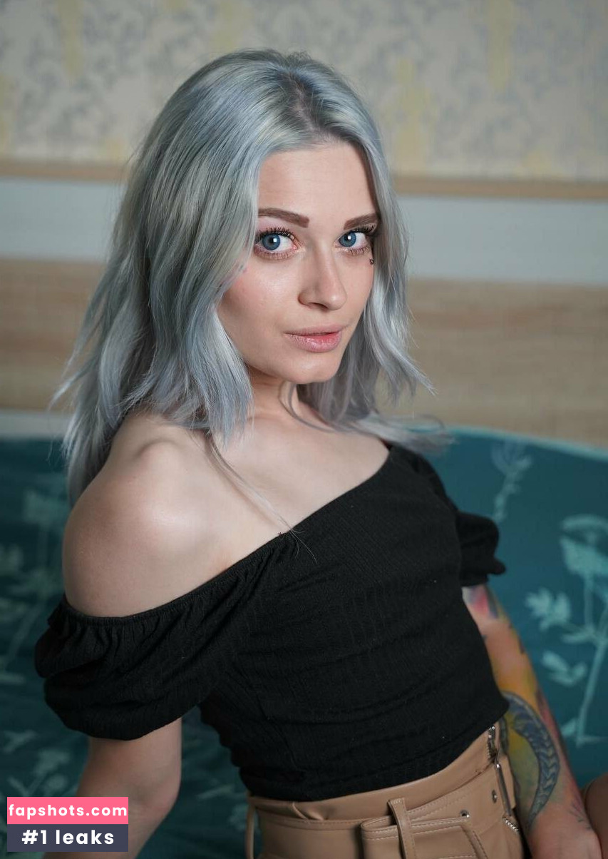 belleniko nude babe gallery