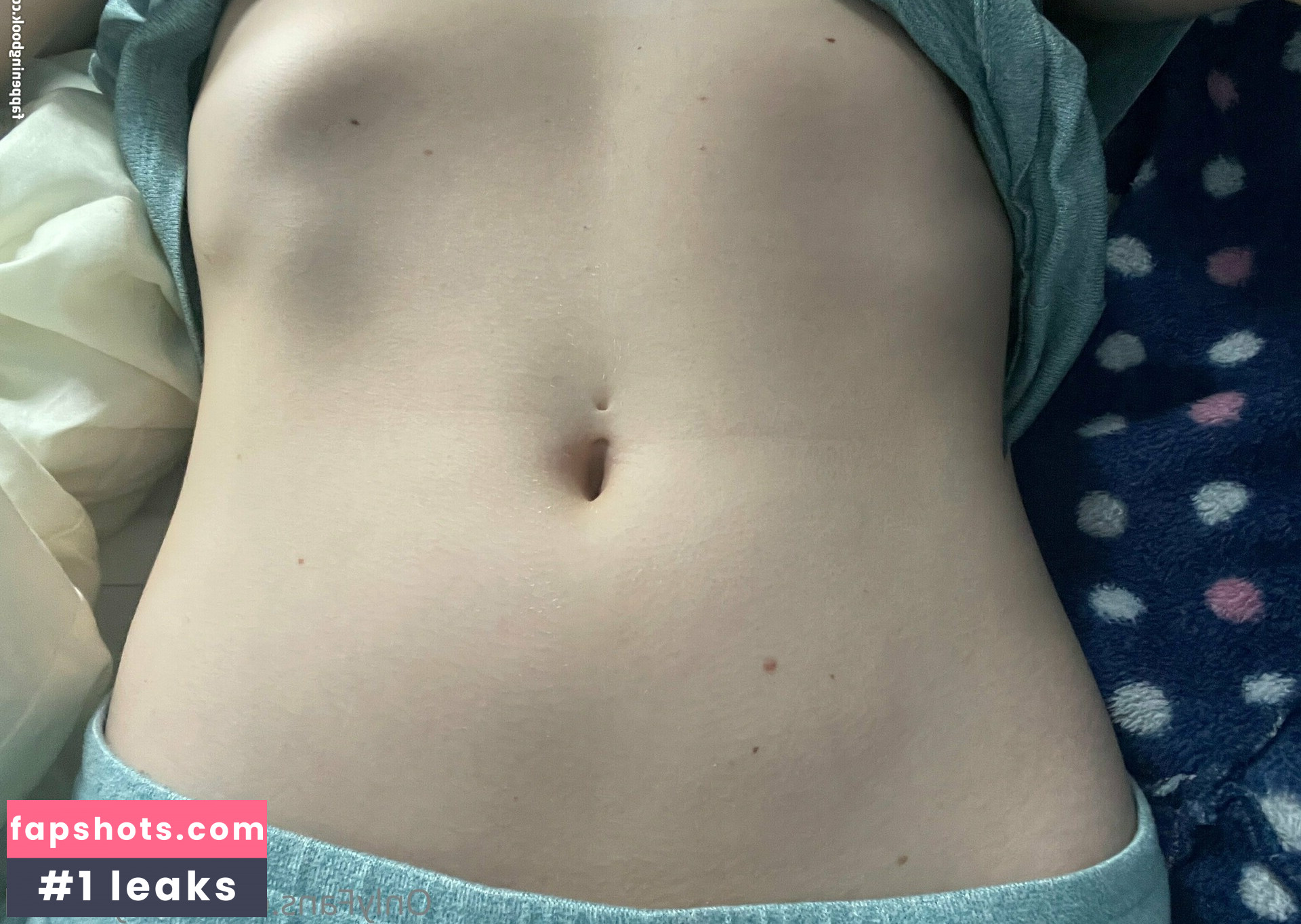 bellymodel nude babe gallery