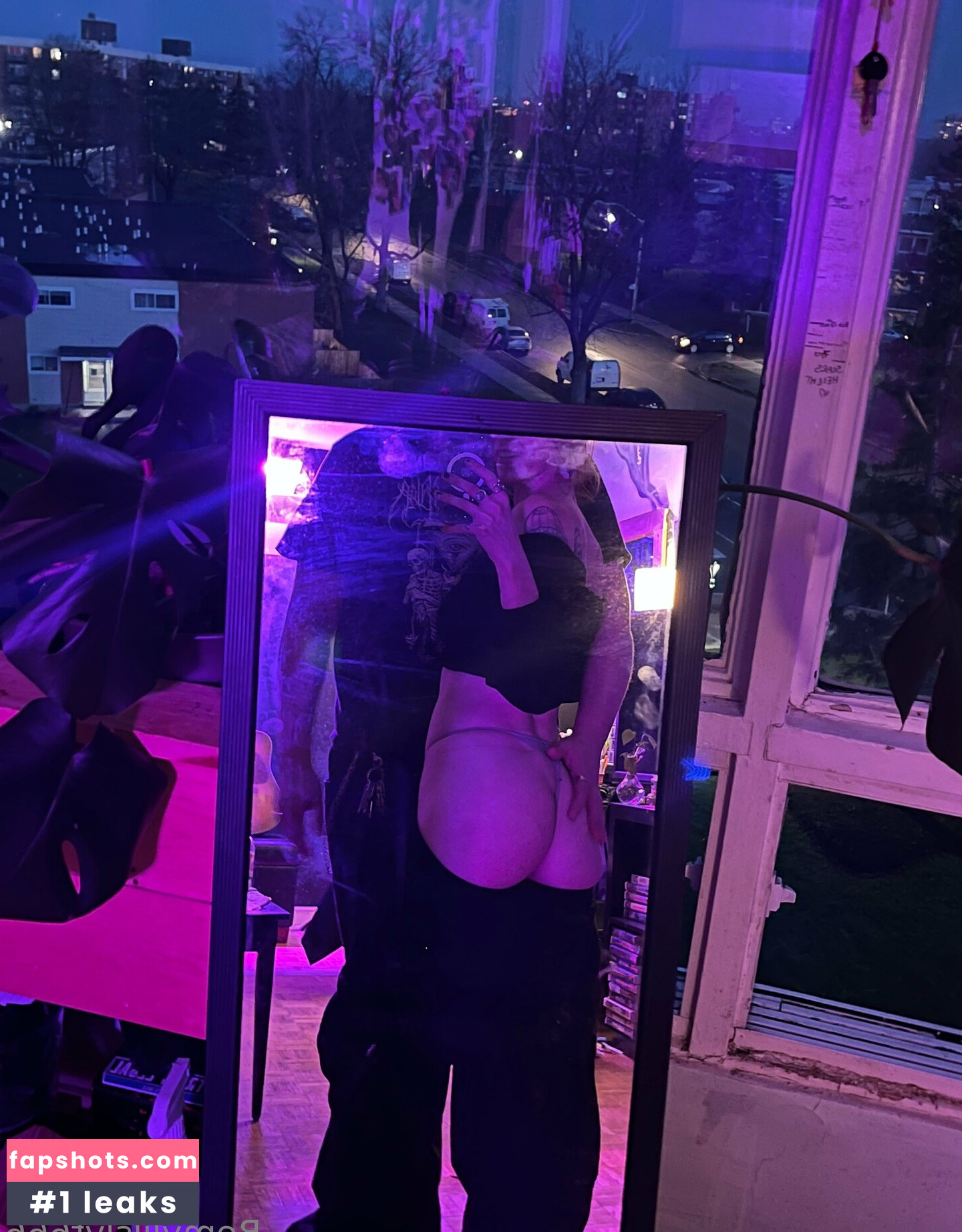 bemylilslvt666 nude babe gallery