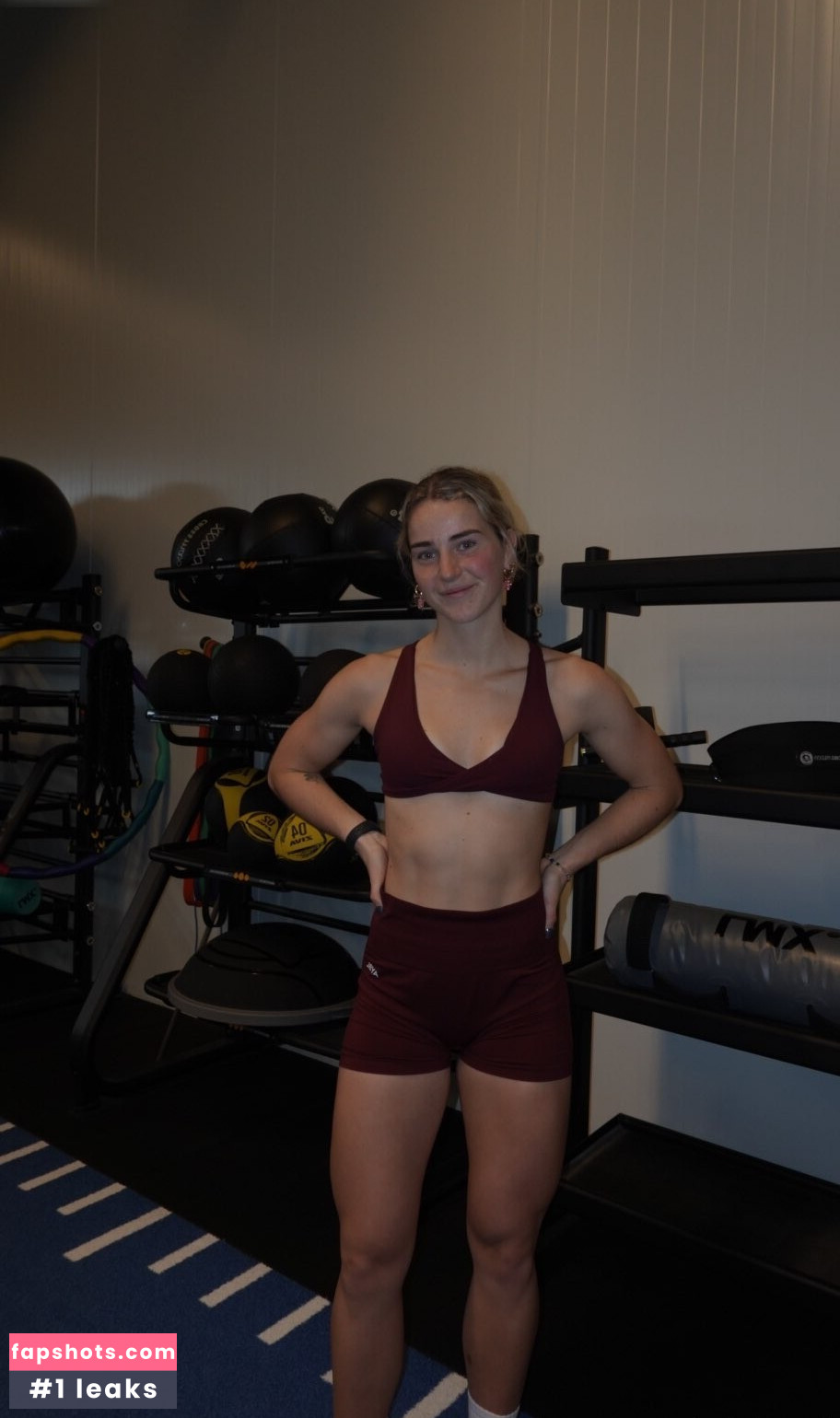 Bente van Stiphout gallery photo #10