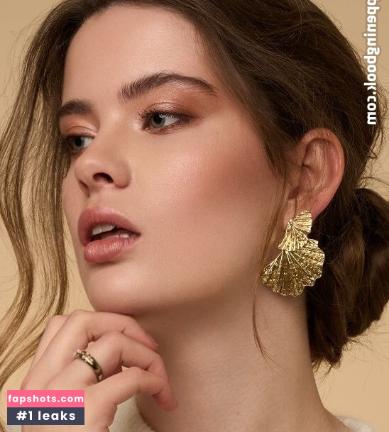 Benthe Ten Broek gallery photo #3