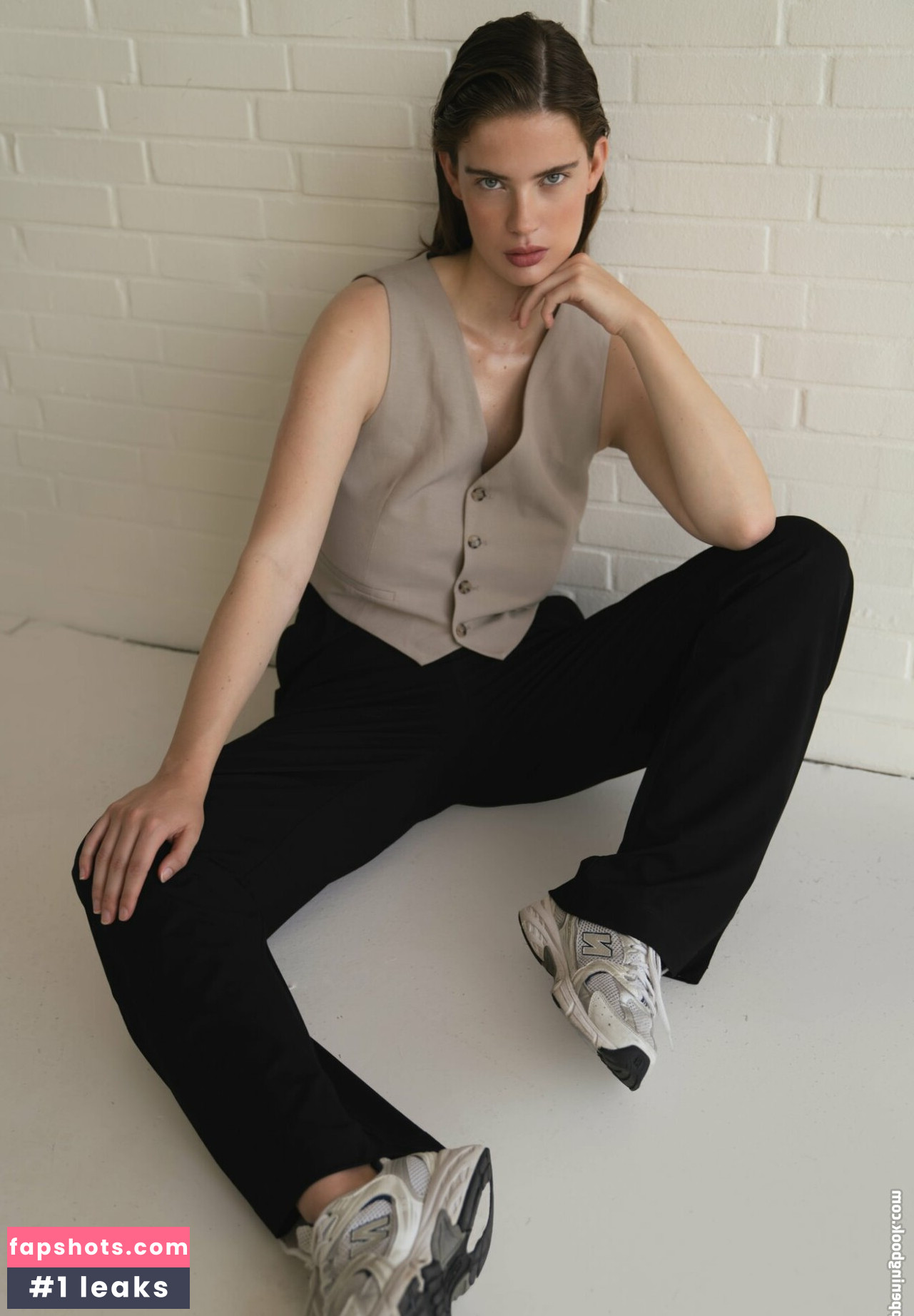 Benthe Ten Broek gallery photo #22