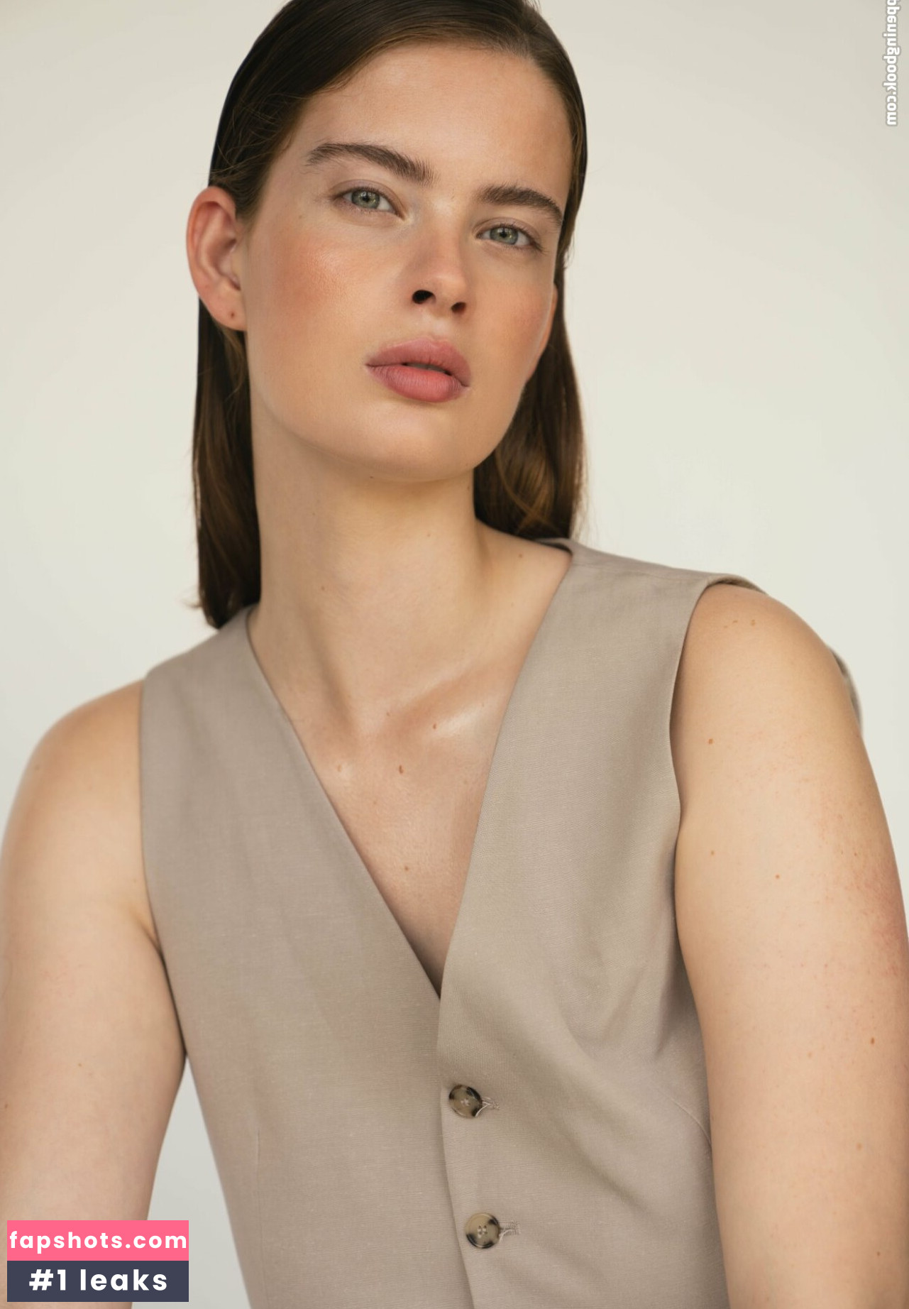 Benthe Ten Broek gallery photo #25