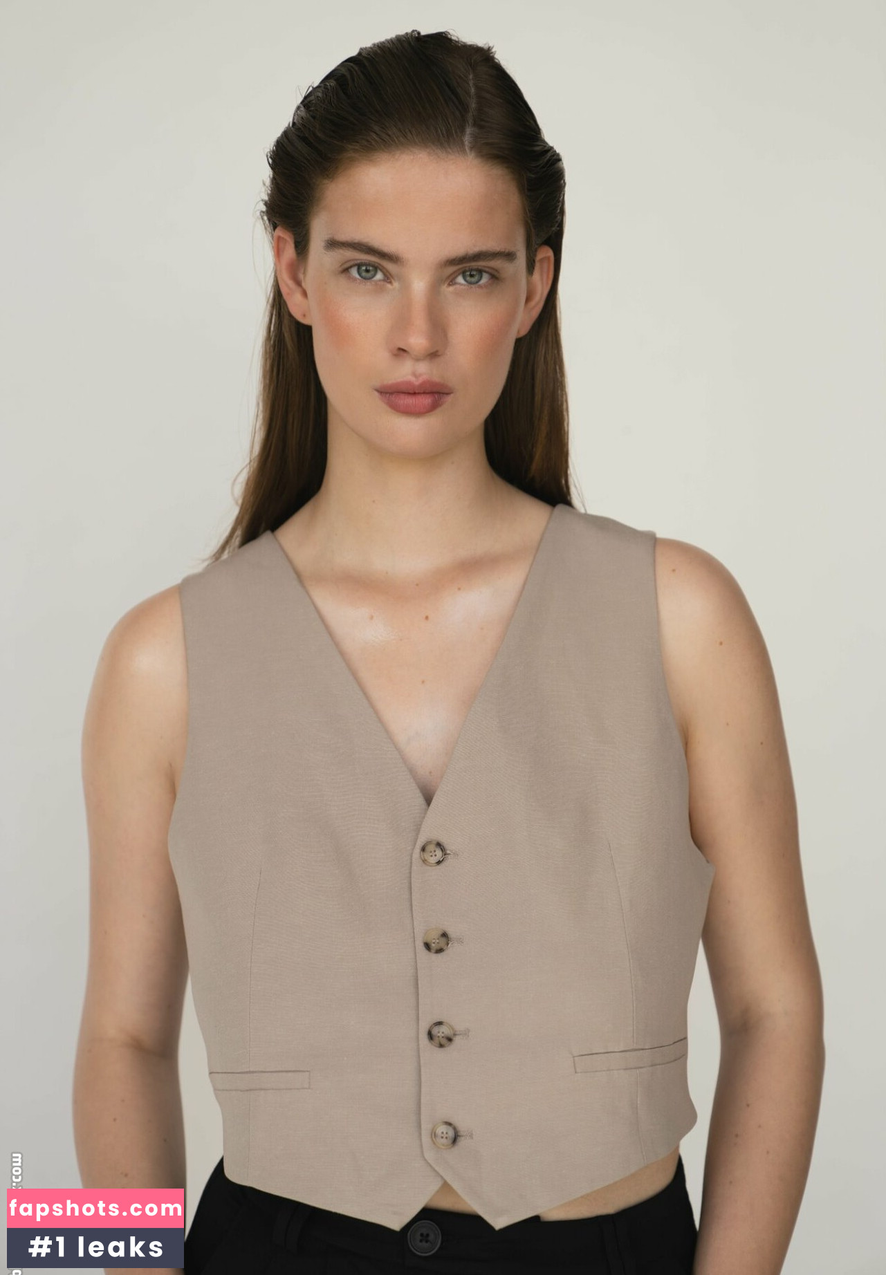 Benthe Ten Broek gallery photo #28