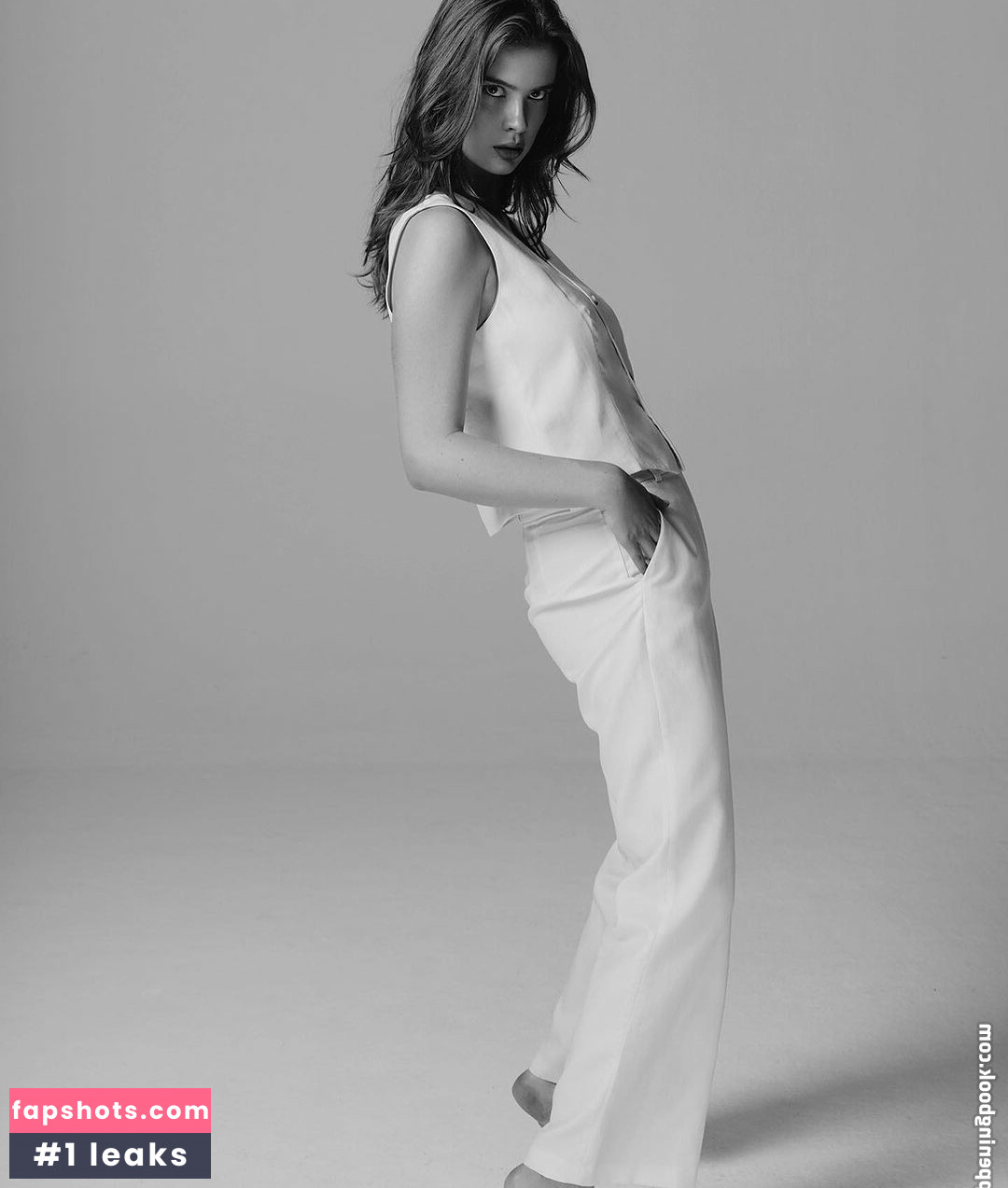 Benthe Ten Broek gallery photo #32