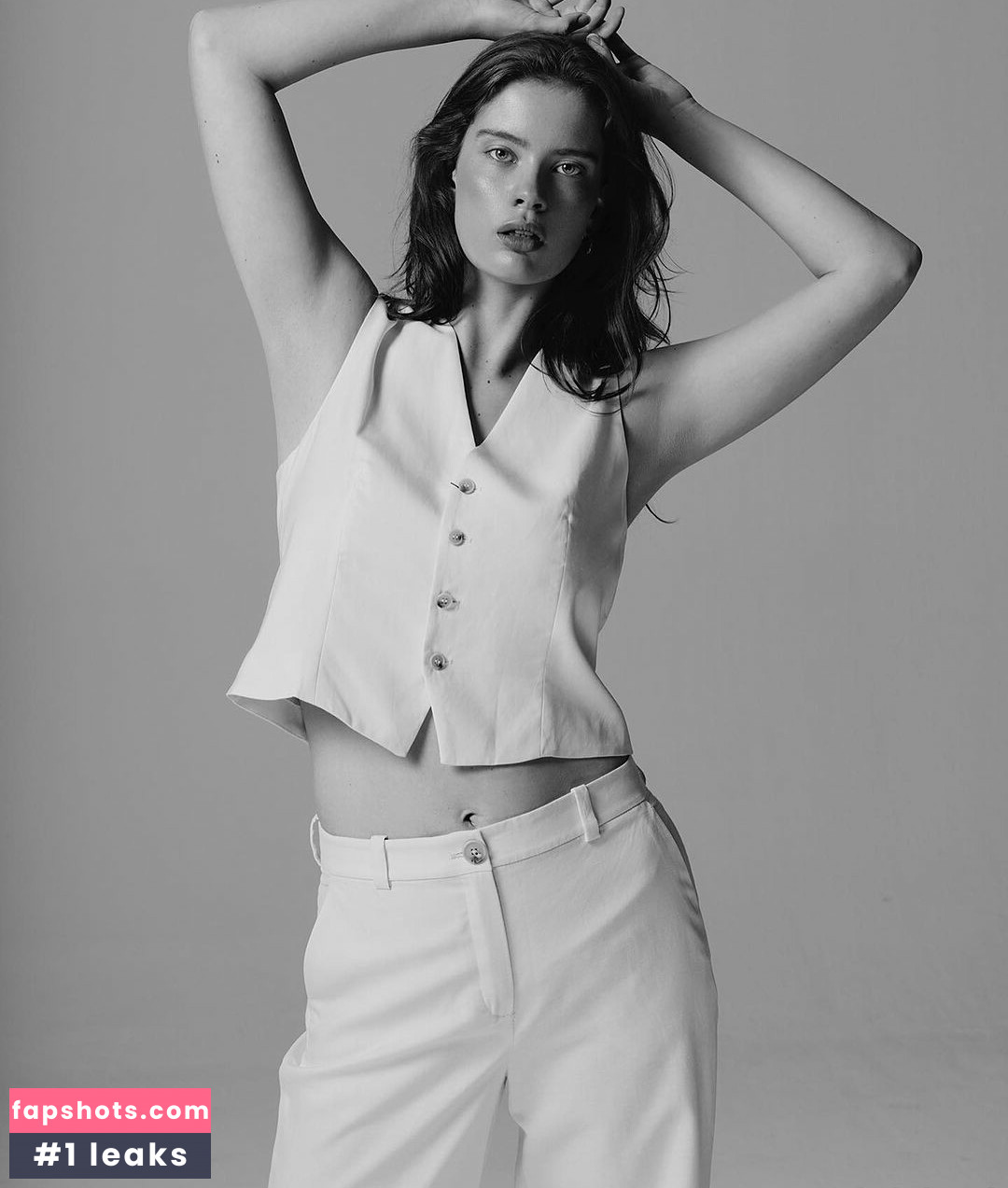 Benthe Ten Broek gallery photo #33