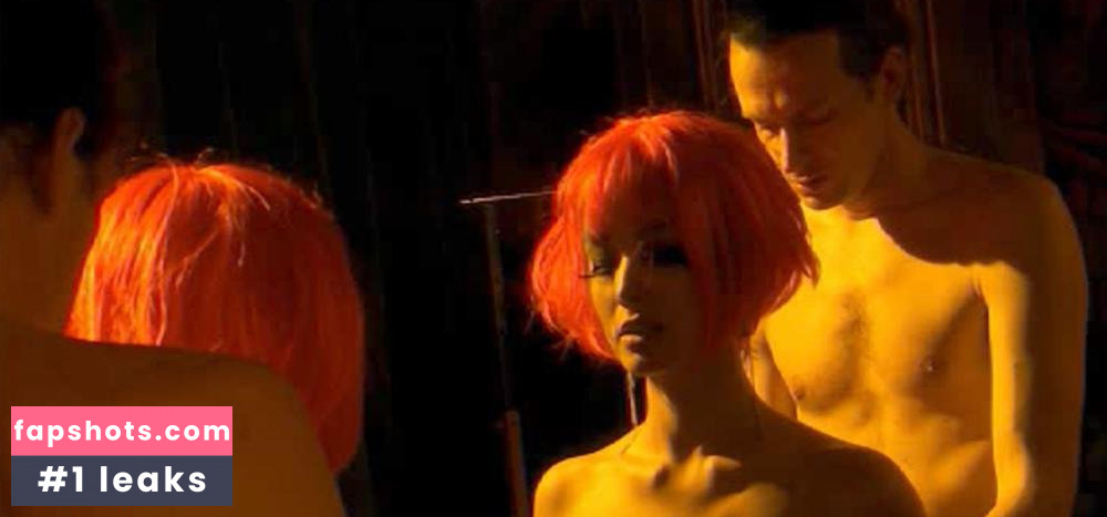 Bérénice Marlohe gallery photo #14