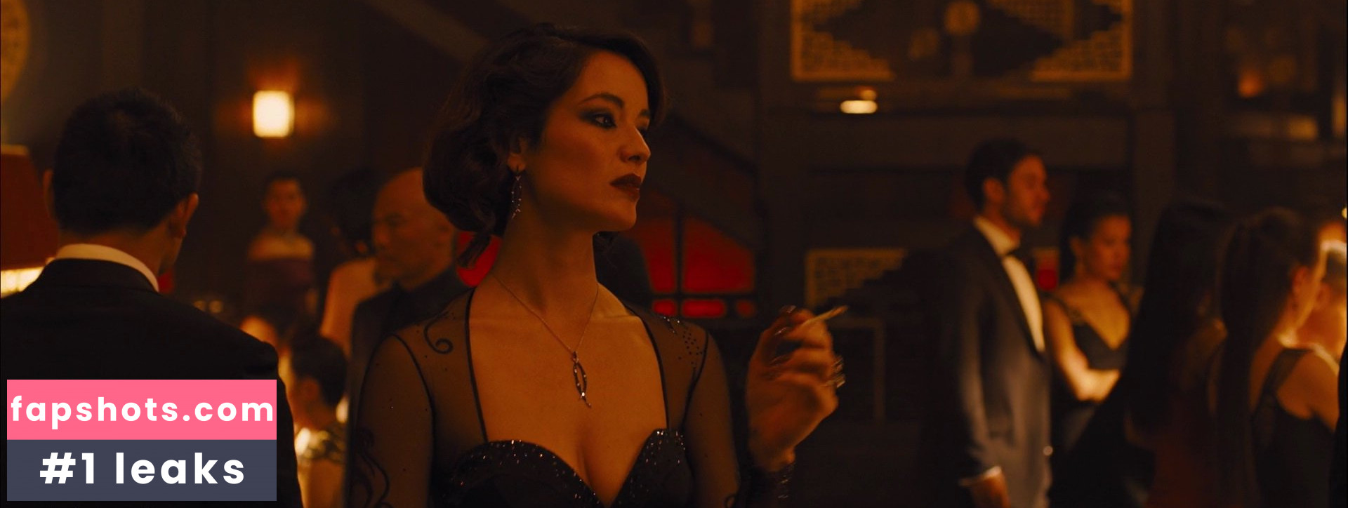 Bérénice Marlohe gallery photo #6