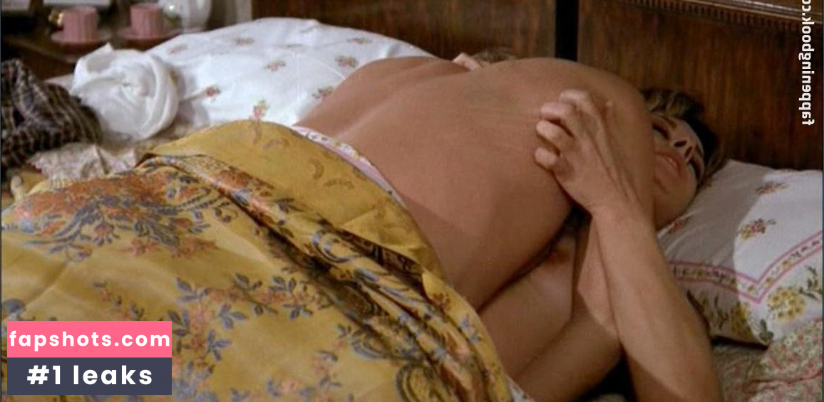 Bernice Stegers gallery photo #11