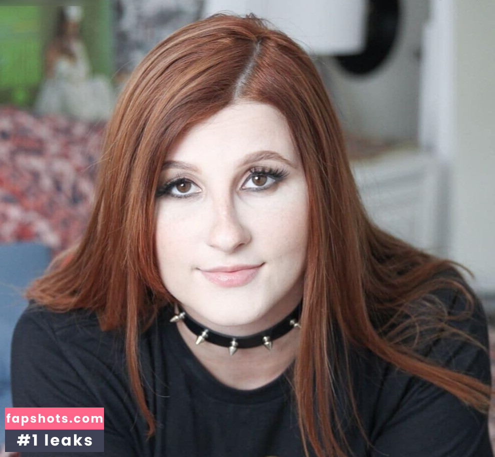 Bess Breast gallery photo #4