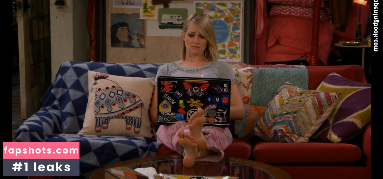 Beth Behrs gallery photo #12