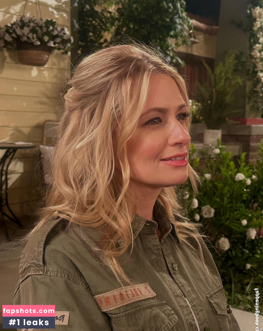 Beth Behrs gallery photo #3