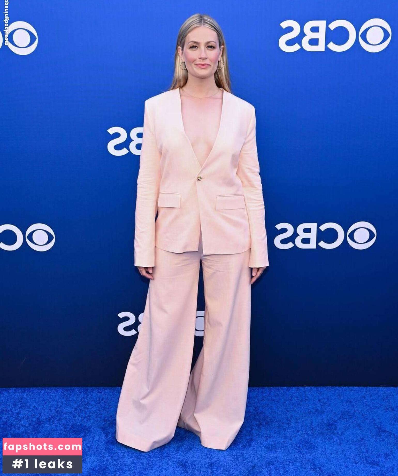 Beth Behrs gallery photo #7