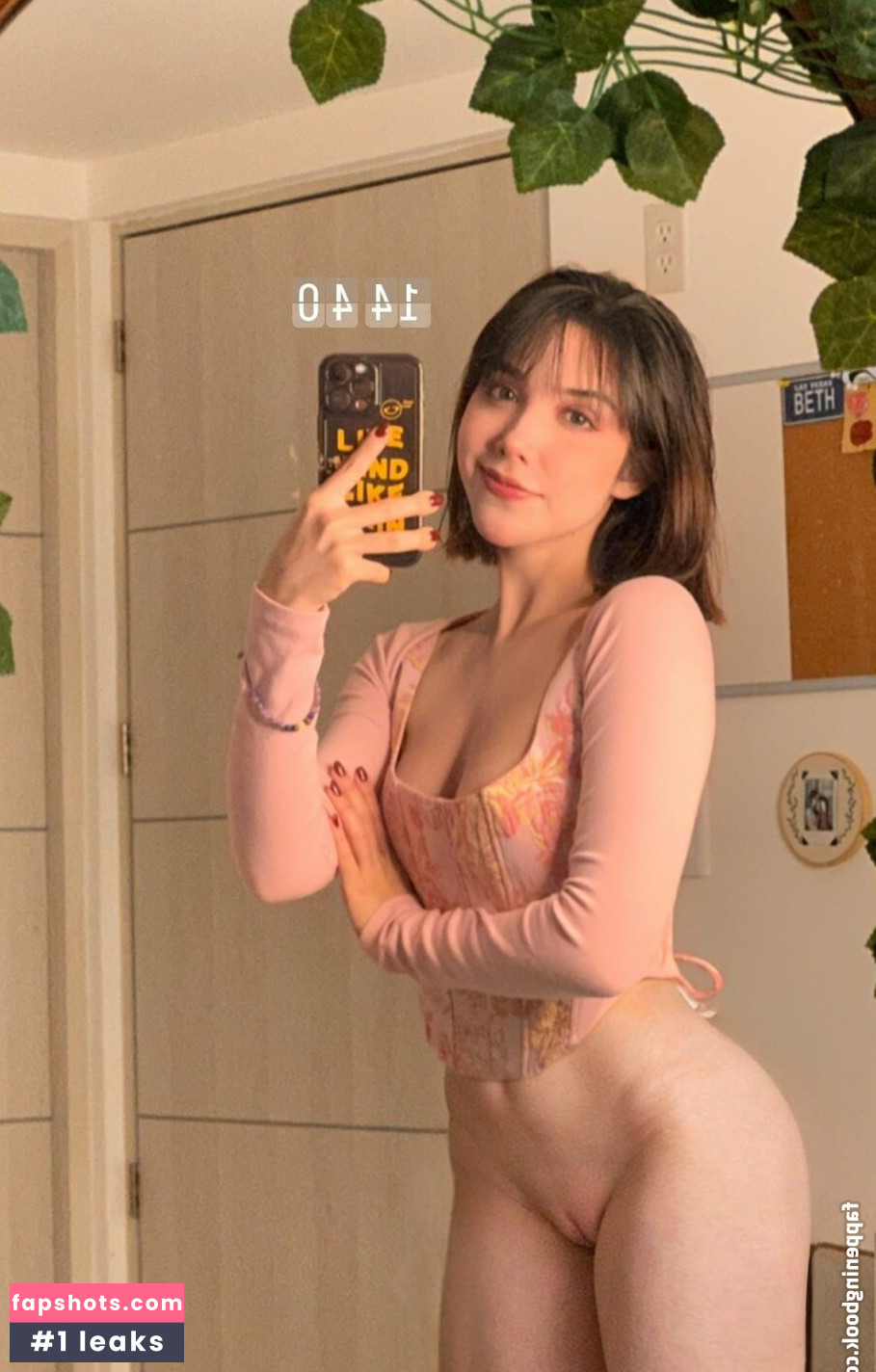 Beth Cast gallery photo #8