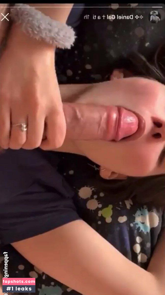 Beth Cast gallery photo #9