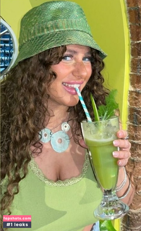 Beth G gallery photo #28