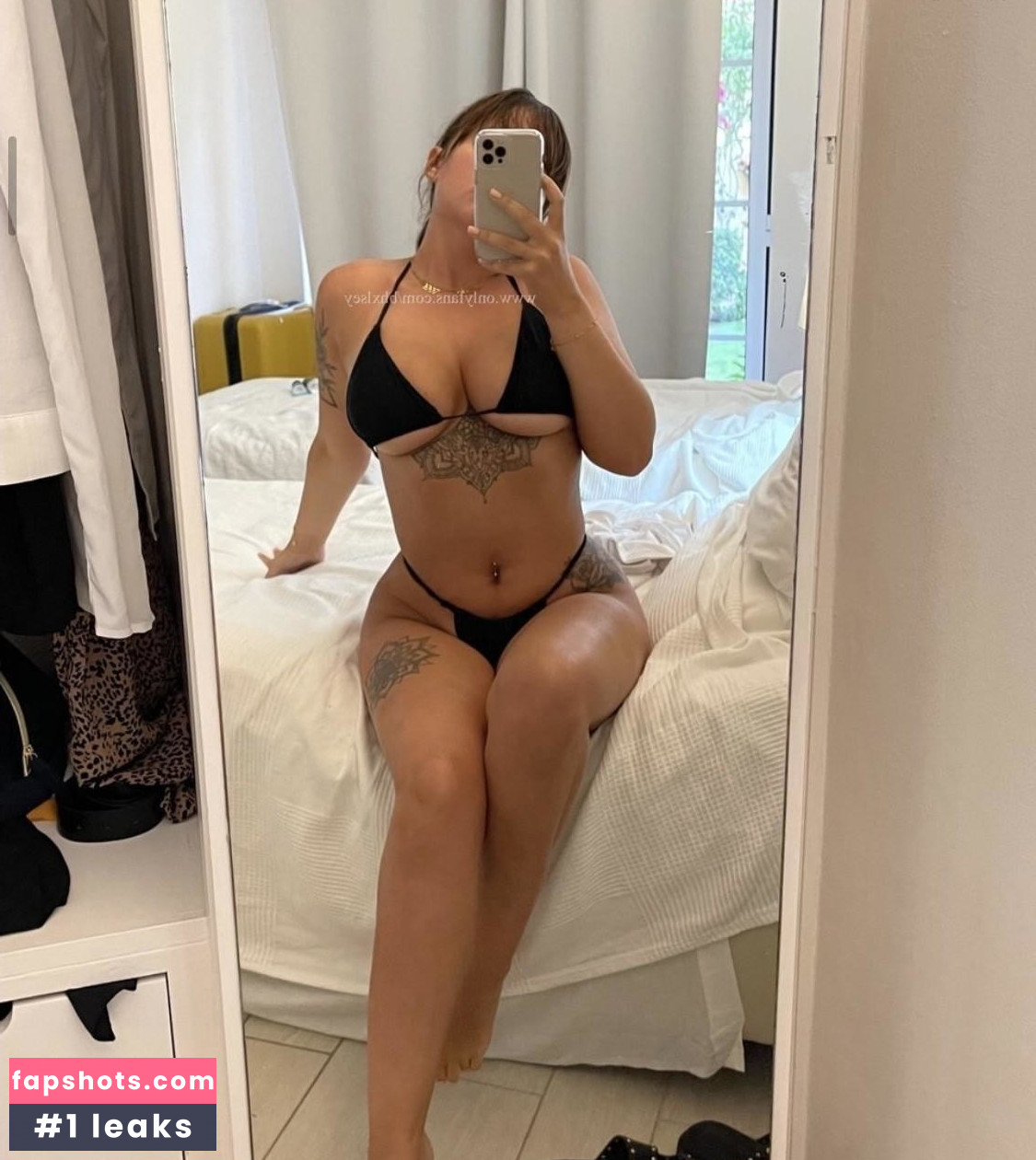 Beth Halsey gallery photo #31