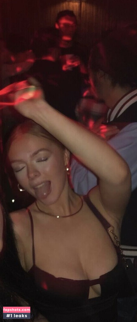 Beth Jones Nude Leaks OnlyFans Photos #6 - LeakJerk