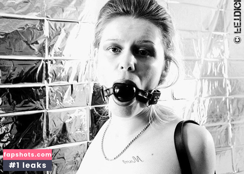 Beth Randell nude babe gallery