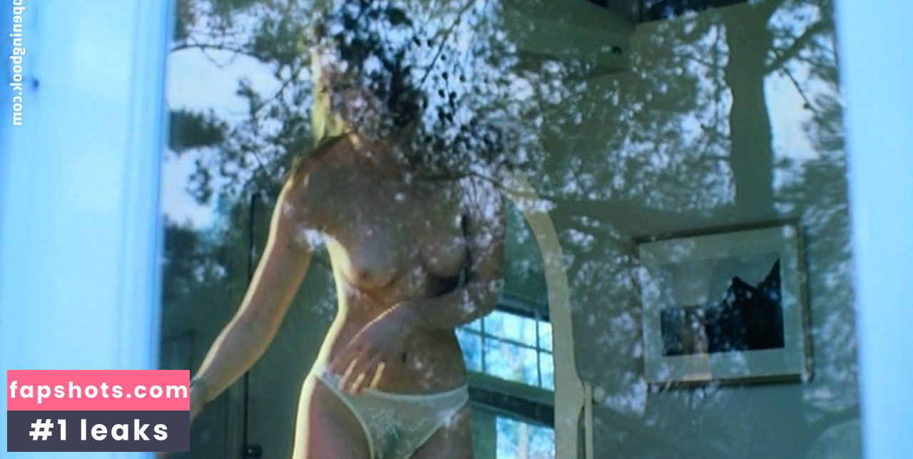 Beth Riesgraf gallery photo #2